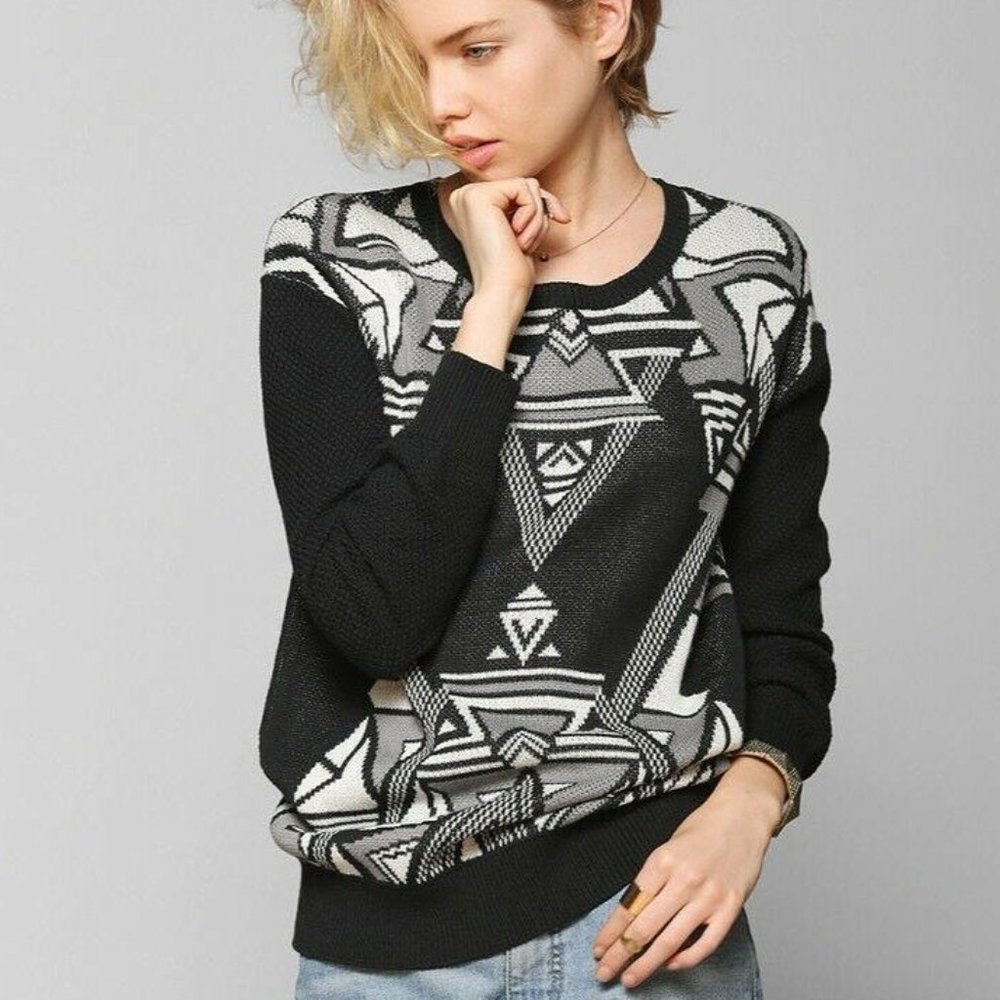 Ecote Black & White Geometric Crewneck Sweater